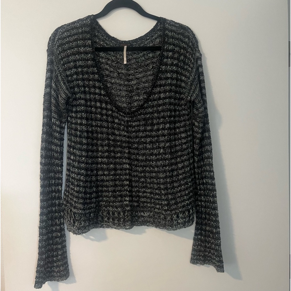 Perfect summer sweater- Free People sexy loose knit black V-neck sweater